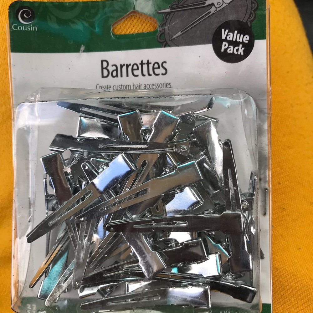 Clips - Picture 3 of 4